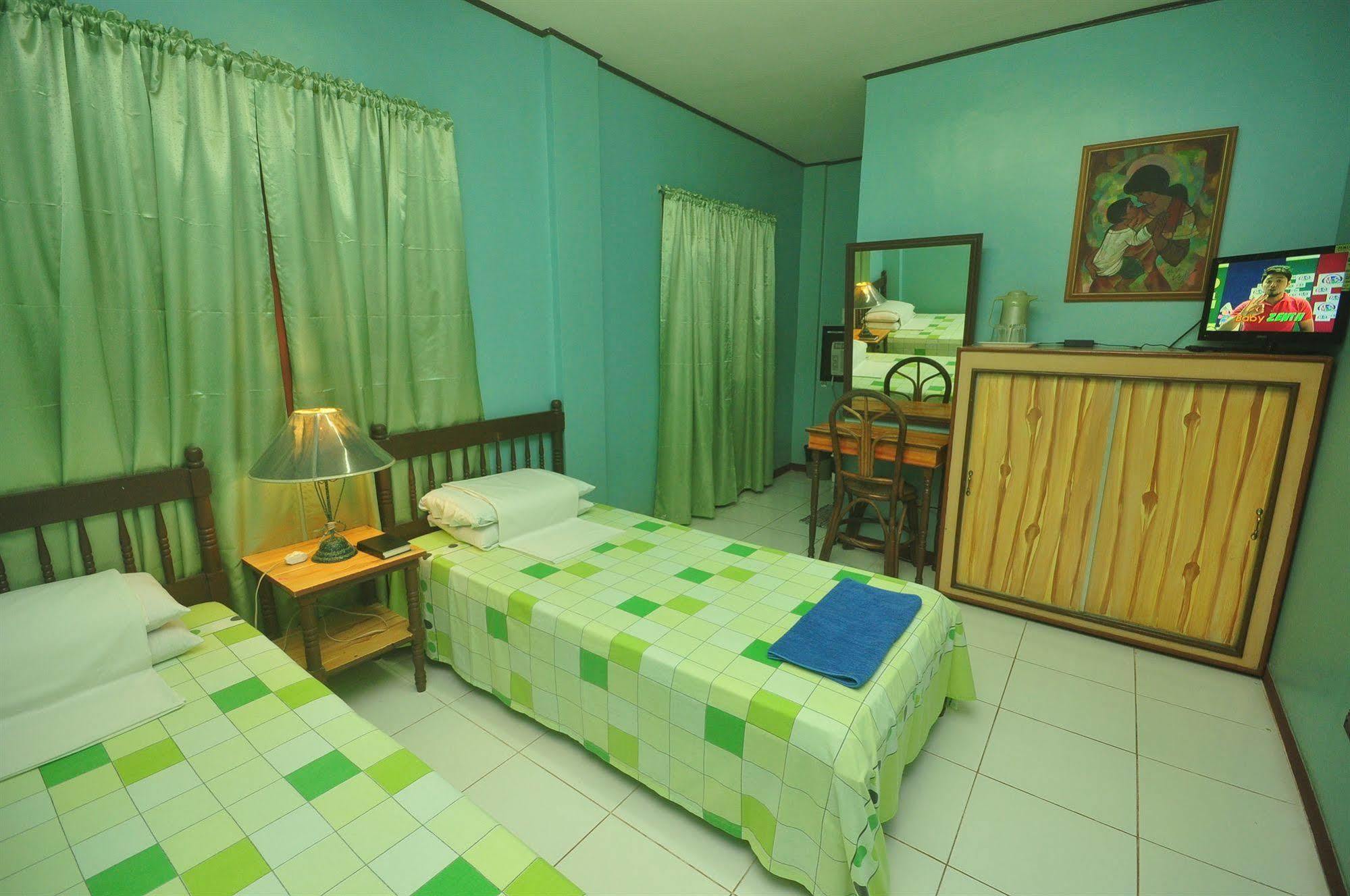 Lola Itang Pension House Tiniguiban Ngoại thất bức ảnh