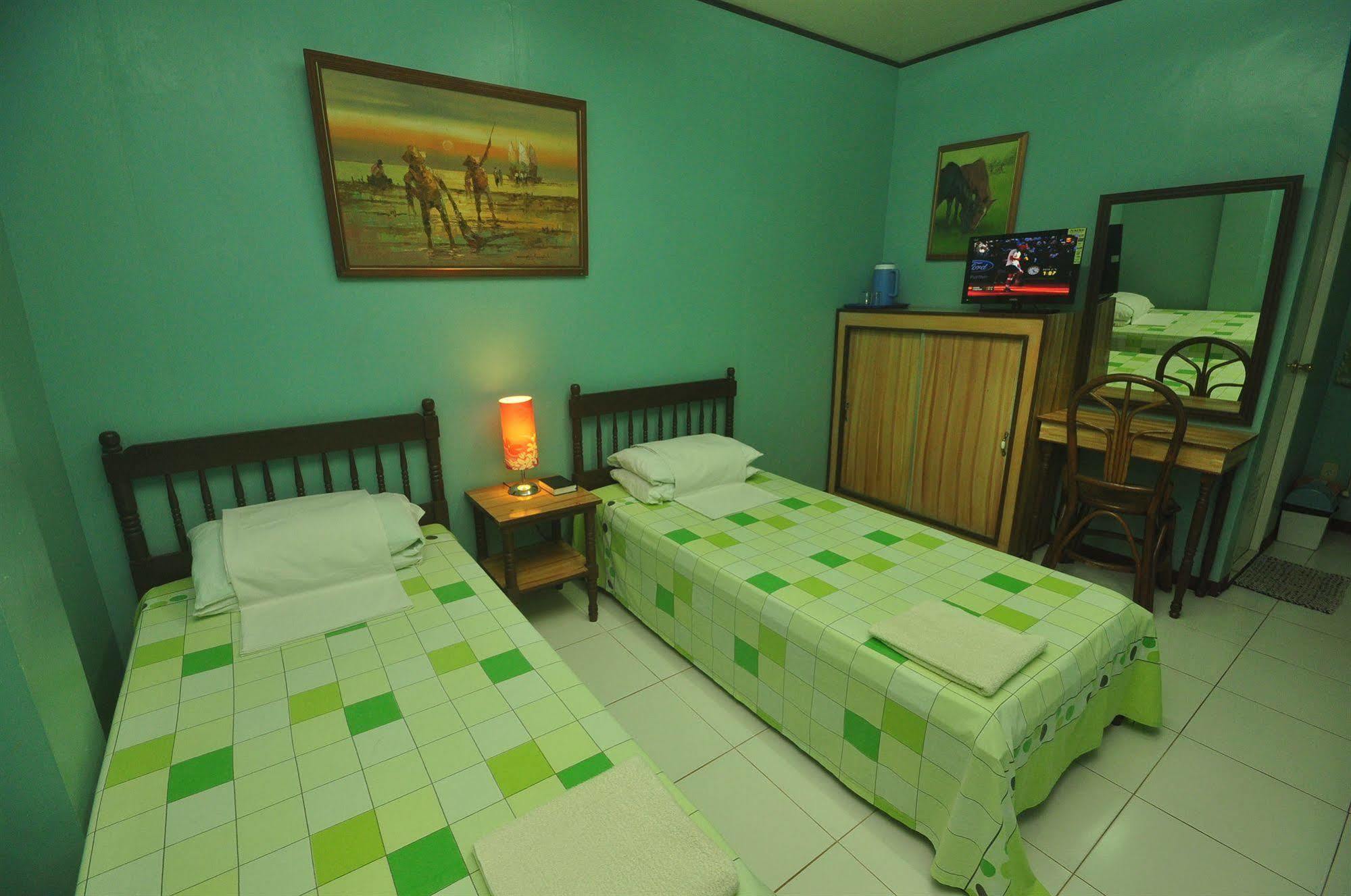 Lola Itang Pension House Tiniguiban Ngoại thất bức ảnh