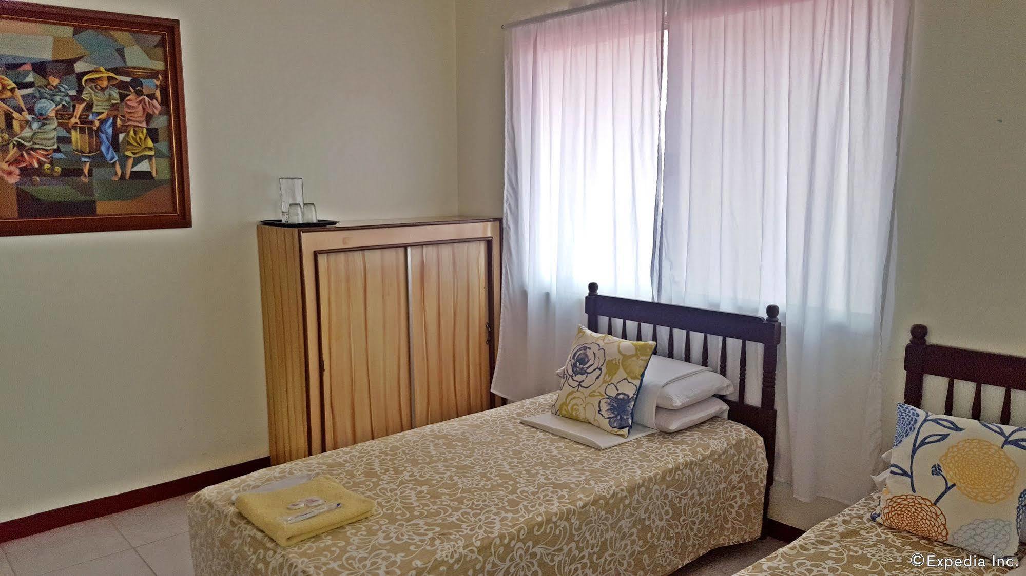 Lola Itang Pension House Tiniguiban Ngoại thất bức ảnh