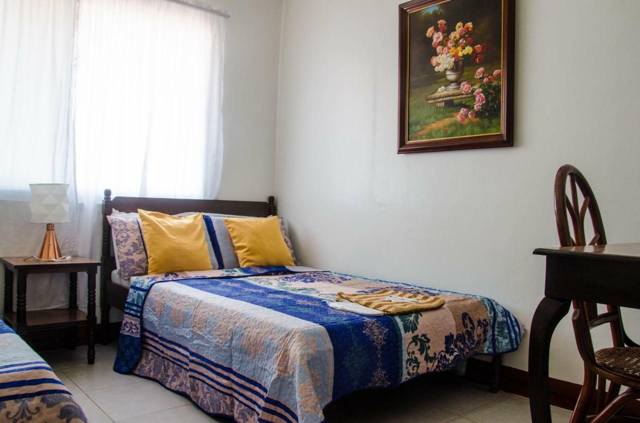 Lola Itang Pension House Tiniguiban Ngoại thất bức ảnh
