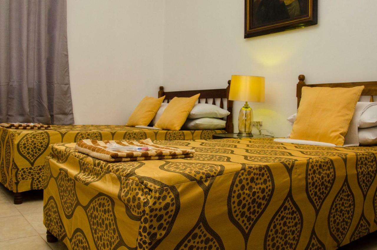 Lola Itang Pension House Tiniguiban Ngoại thất bức ảnh